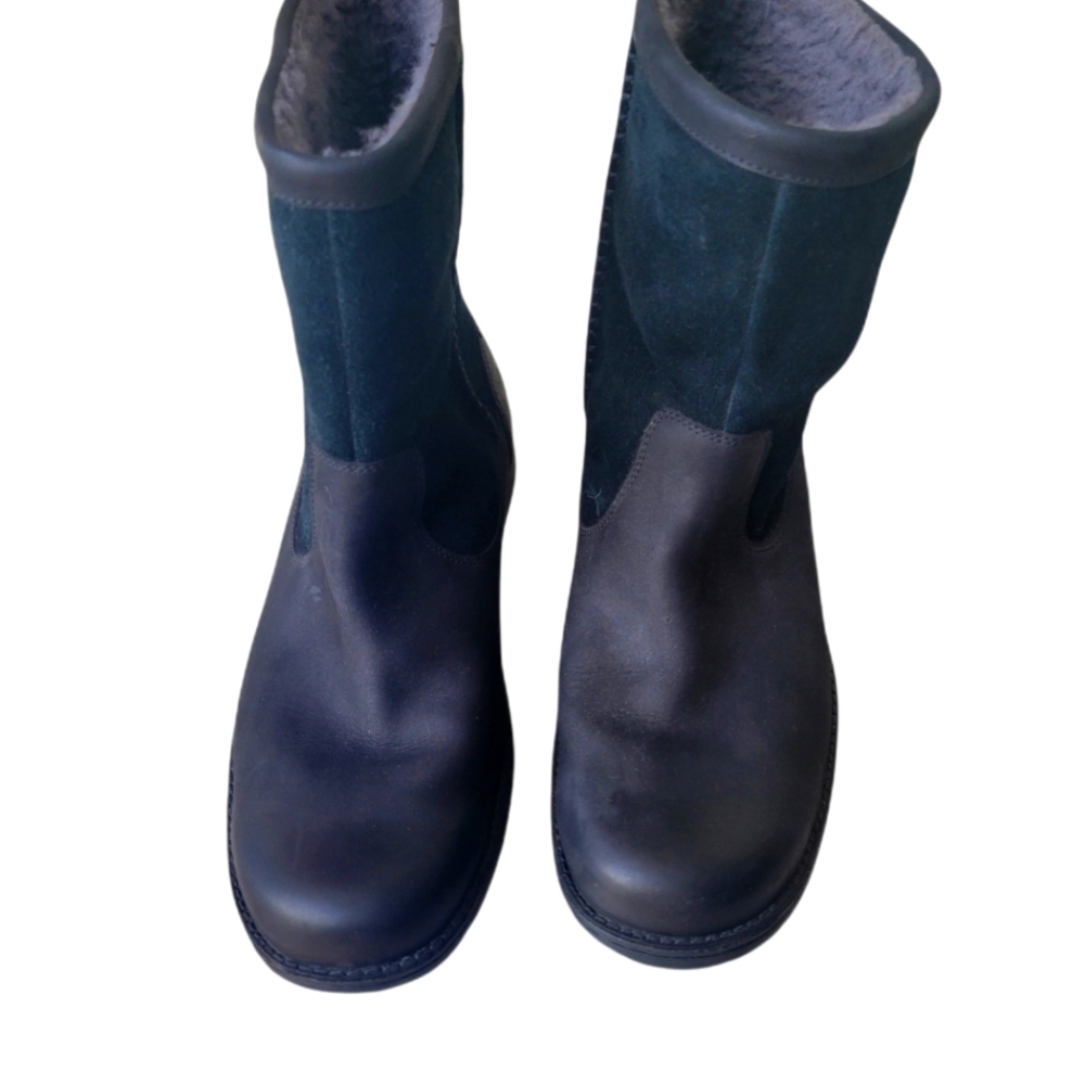 Mens UGG winter boots.